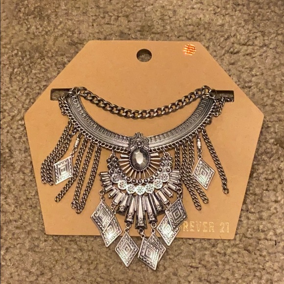 Forever 21 Jewelry - Forever 21 statement necklace